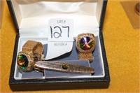 VINTAGE CUFF LINKS AND TIE BAR