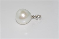 Good South Sea pearl and diamond pendant