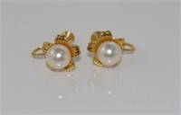 18ct yellow gold, Mikimoto pearl earrings