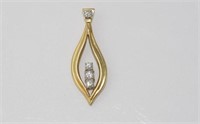 Good 18ct yellow gold and diamond pendant