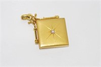18ct yellow gold square pendant with compass