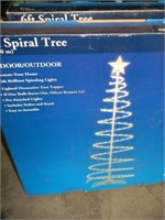 6 FOOT SPIRAL OUTDOOR CHRISTMAS TREE