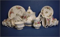 Part Royal Albert 'Moss Rose' teaset