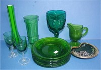 Quantity of assorted vintage green glass items