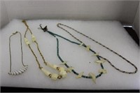 SELECTION OF NECKLACES