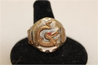 MEN'S RING WITH DRAGON ACCENT