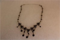 TEARFDROP STYLE NECKLACE