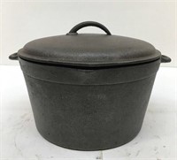 #40 Cast Iron Kettle with Lid