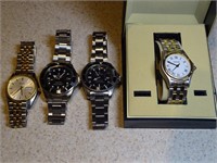 4 Men's wrist watches.