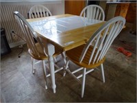 Kitchen table & chairs.