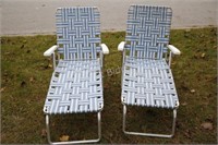 Pair of Two Folding Lounge Chairs