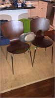 Pair of modern bentwood chrome leg chairs (k)