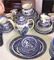 Large group of Bluewillow china including dinner