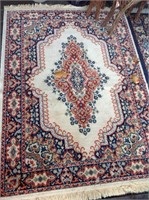 White/blue area rug, 5'x 8'