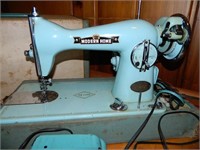 Antique Modern Home Deluxe Sewing Machine & case
