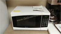 Magic Chef 0.9 Cu. Ft. Microwave Oven - White With