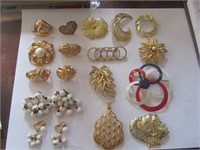 Jewelry Lot-6 Scarf Pins,8 pins,1 Pendant & 2 Clip