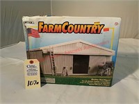 Ertl Farm Country Machine Shed Playset NIB 1/16