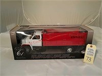 Highway 62 1975 GMC Grain Truck NIB 1/16 diecast