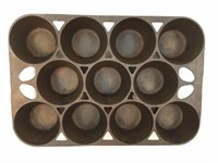 #10 Griswold Cast Iron Muffin Pan