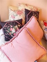 Group of 9 pillows, florals and solid colors