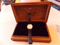 Time quartz wristwatch in carved presentation box