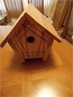 Birdhouse with clean out