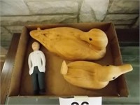 Carved signed duck by Martin Engel - unsigned