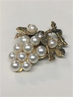 PEARL & 14K YELLOW GOLD GRAPE CLUSTER PIN