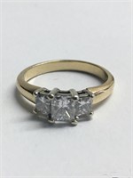 TRIPLE PRINCESS CUT DIAMOND RING IN 14K YELLOW