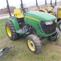 John Deere 3120 MFWD utility tractor
