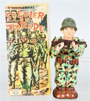 JAPAN Tin Windup SOLDIERS ON PARADE w/ BOX
