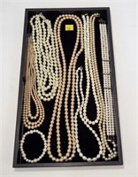 Lot, costume pearl and bead necklaces and bracelet