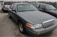 31 1999 FORD CROWN VIC SILVER