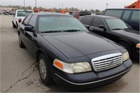 39 2003 FORD CROWN VIC BLUE