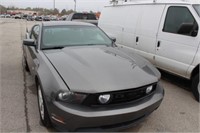 41 2010 FORD MUSTANG SILVER