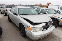14 2008 FORD CROWN VIC SILVER