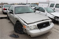 13 2007 FORD CROWN VIC SILVER