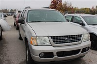2 2005 FORD EXPLORER SILVER