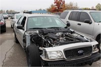 3 2008 FORD CROWN VIC SILVER