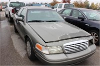 7 2003 FORD CROWN VIC GREEN
