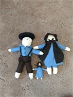 Three peas Amish family dolls