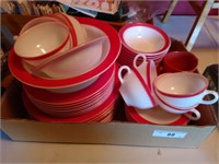 Vintage 1950s Pyrex pink and white dish set