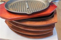 4 Metal Steak Plates On Board With Fry Pan