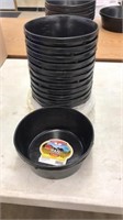 12 rubber feed pans