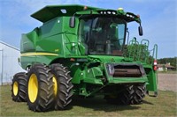 J.D. S660 Combine