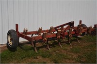 11 Shank IH 55 3 pt. Chisel Plow