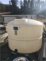 550 gal. water tank w/valve & drain hose