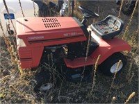 Companion 18hp, 38” lawn tractor w/bagger