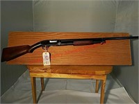 Winchester Model 12 12ga pump sn858276
 2 3/4" Fu